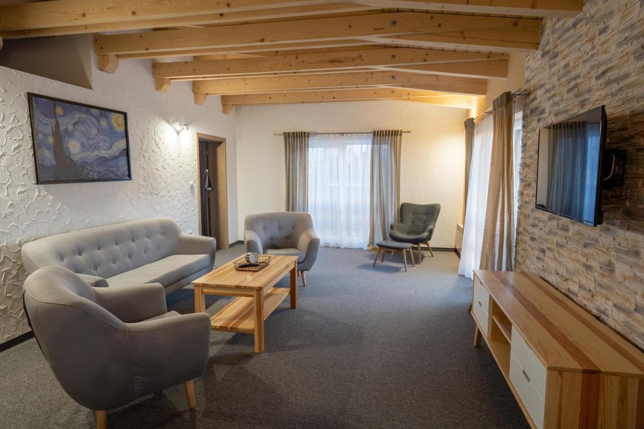 Apartmany Janka + Camp Bešeňová المظهر الخارجي الصورة